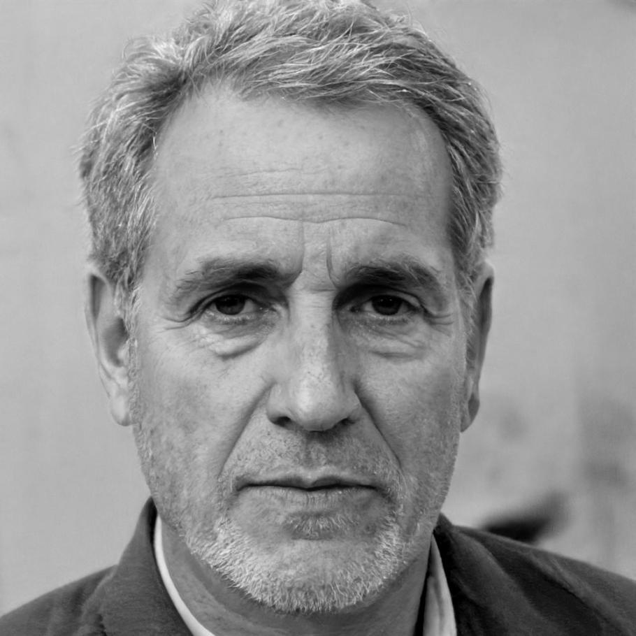 Εκπαιδευτής Δημήτρης Αναστασίου με ειδίκευση στην οικονομική ψυχολογία